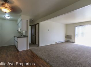 442 Hartwell St APT 5, Elkhorn, WI 53121