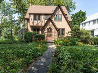 83 Allenwood Rd, Great Neck, NY 11023