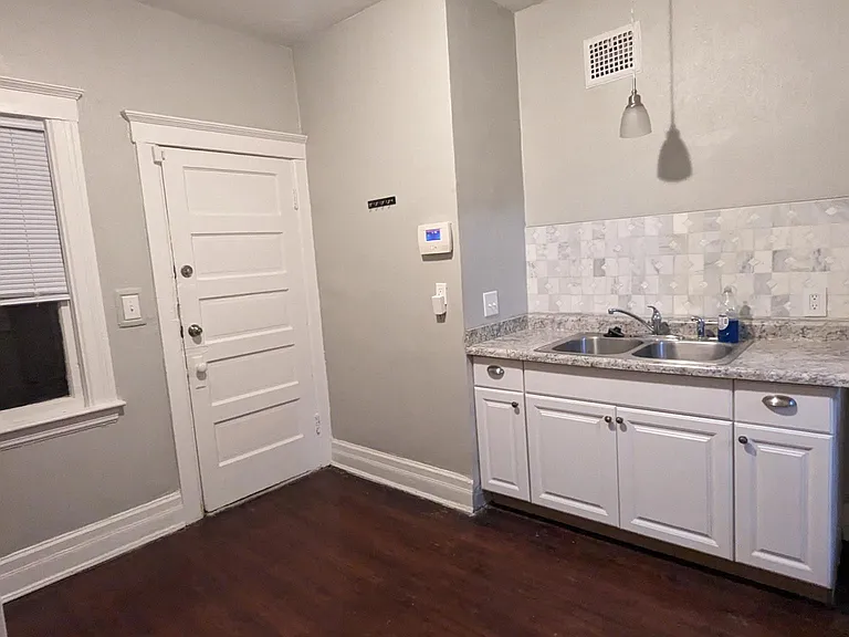 534 Holbrook St #1 — Photo 1
