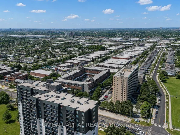 10 Eddystone Ave #126, Toronto, ON M3N 2T2
