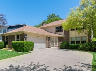 1127 Stratford Rd, Deerfield, IL 60015