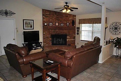 5th image of 1923 Vista Oaks Dr