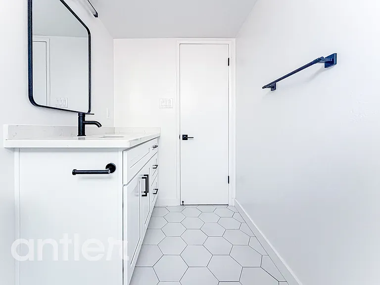 2400 Marshallfield Ln #IA — Photo 10