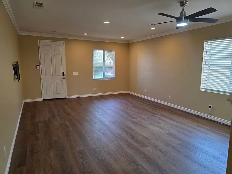 42514 Drennon Ct — Photo 2