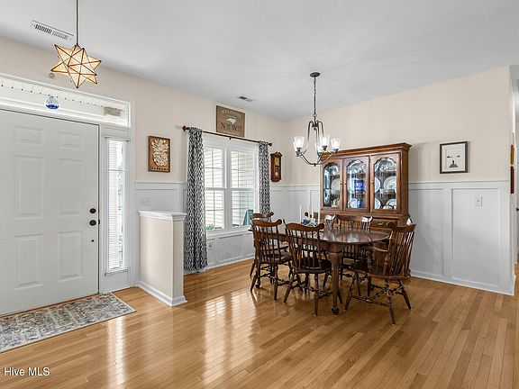 3rd image of 6201 Ambleside Drive