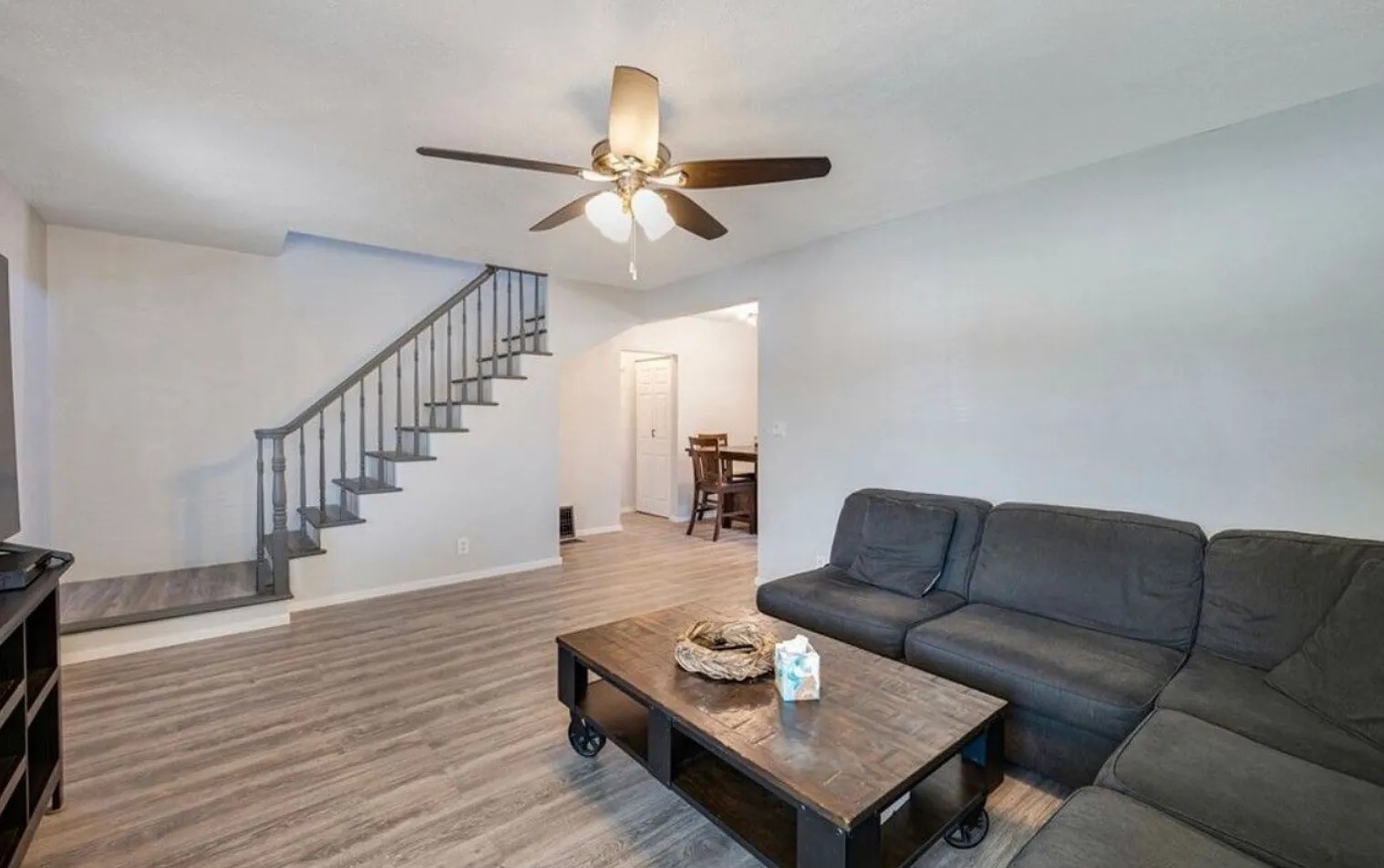 2 bed, 1110 sqft, $3,500 — Photo 2