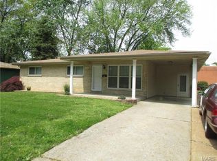 1325 Cardinal Ln, Florissant, MO