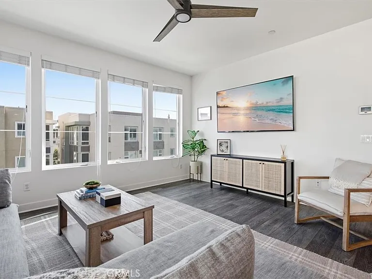 657 Doheny Way — Photo 1