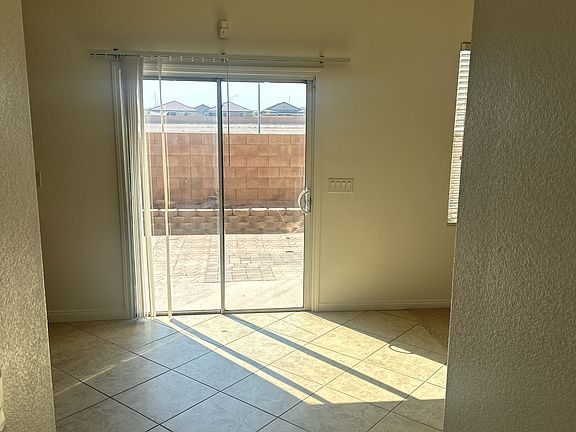 5th image of 6049 Glenborough St