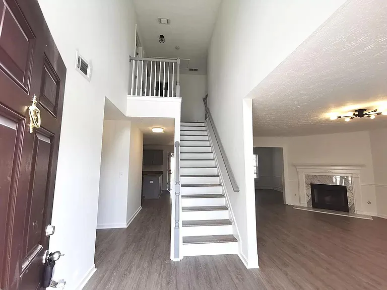 1844 Kristen Ct — Photo 2