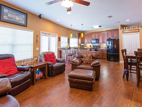 5th image of 761 Royal Palm Ct