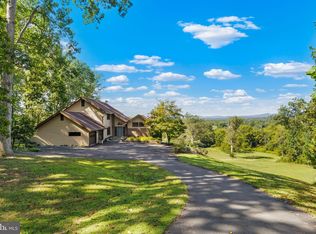 8525 Meadows Rd, Warrenton, VA 20186