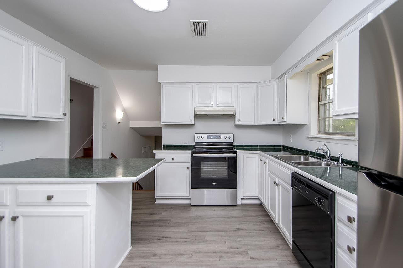 7706 Leawood Blvd, Little Rock, AR 72205 Zillow
