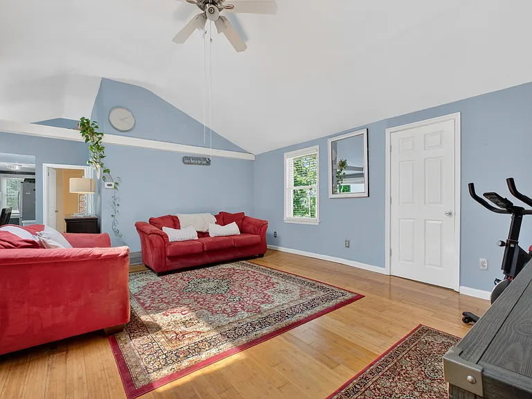 68 Mulford Ave — Photo 8