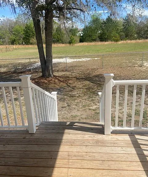 319 SE Valerie Ct — Photo 10
