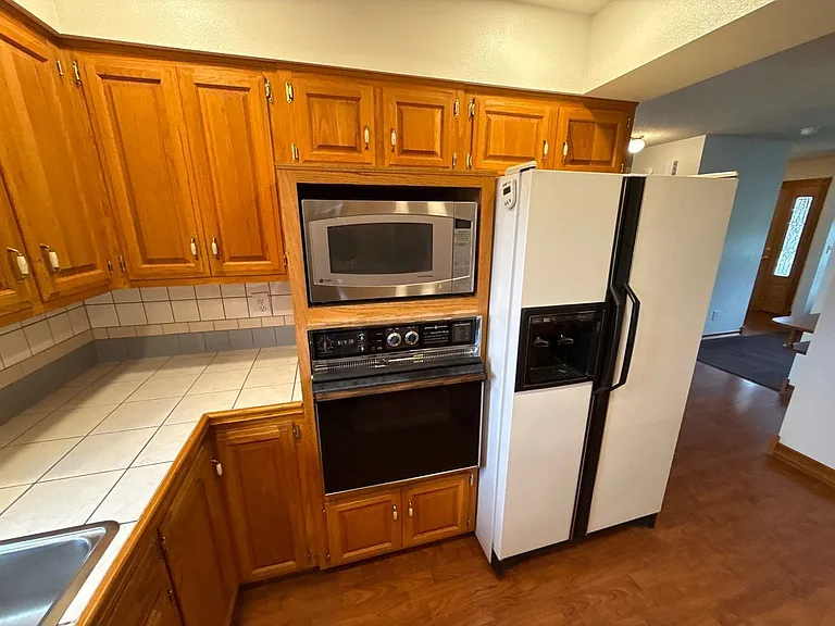 460 SE Conifer Pl — Photo 15