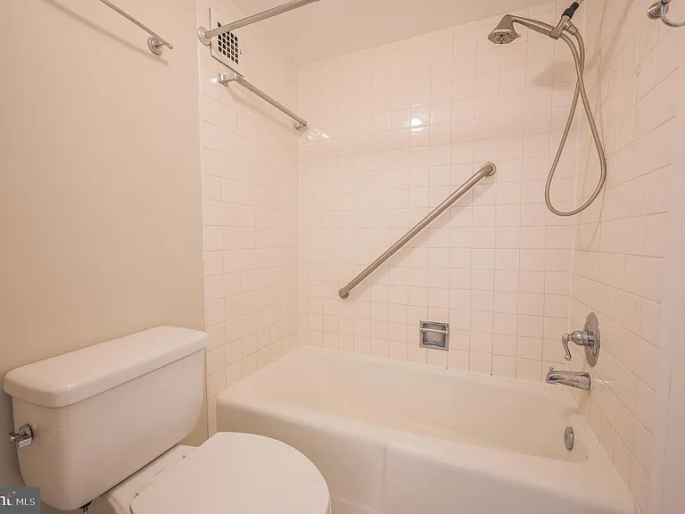 4515 Willard Ave #2219S — Photo 13