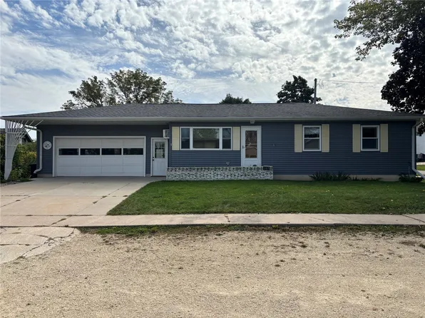 107 Mill Ave, Springville, IA 52336