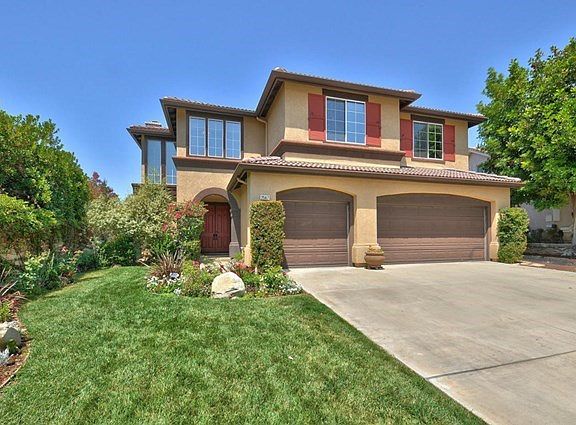 2567 Cobblecreek Court-large-003-20-SKY