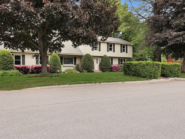 2 Queensway Cir