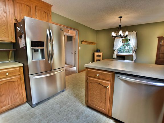 5th image of 513 Rockwell Cir
