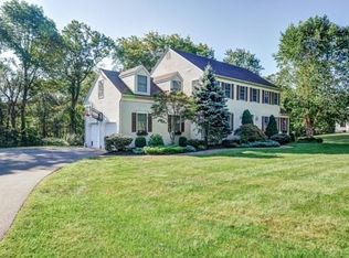 6 Robin Ct, Chester, NJ 07930