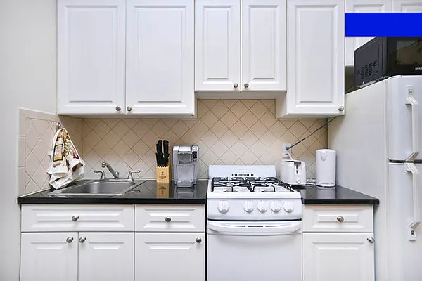 Rented by Elisha Wellerstein, LREB | media 42