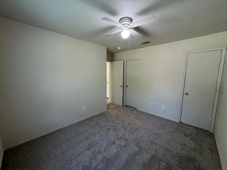 413 Creek St — Photo 14