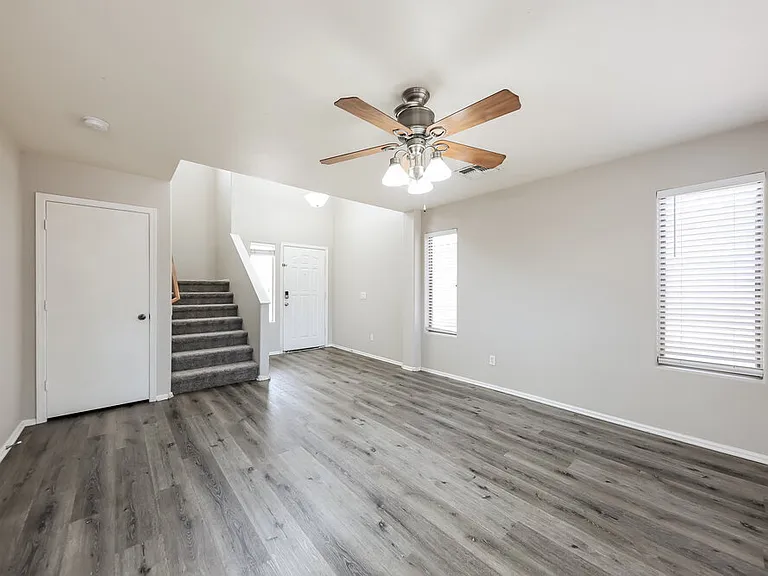 16231 W Moreland St — Photo 6