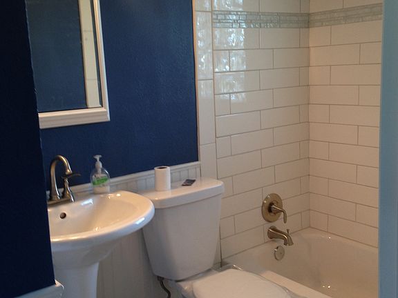 3rd image of 405 Broadway St