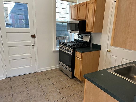 5th image of 3556 W Wrightwood Ave #2S
