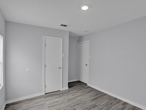 4th image of 219 Loma Dr