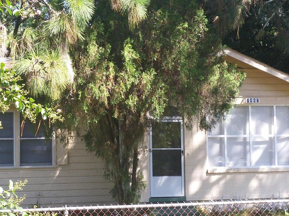 1st image of 1467 Clyde St