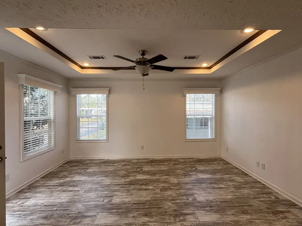 3 bed, 2.0 bath, 1123 sqft, $1,499 — Photo 2