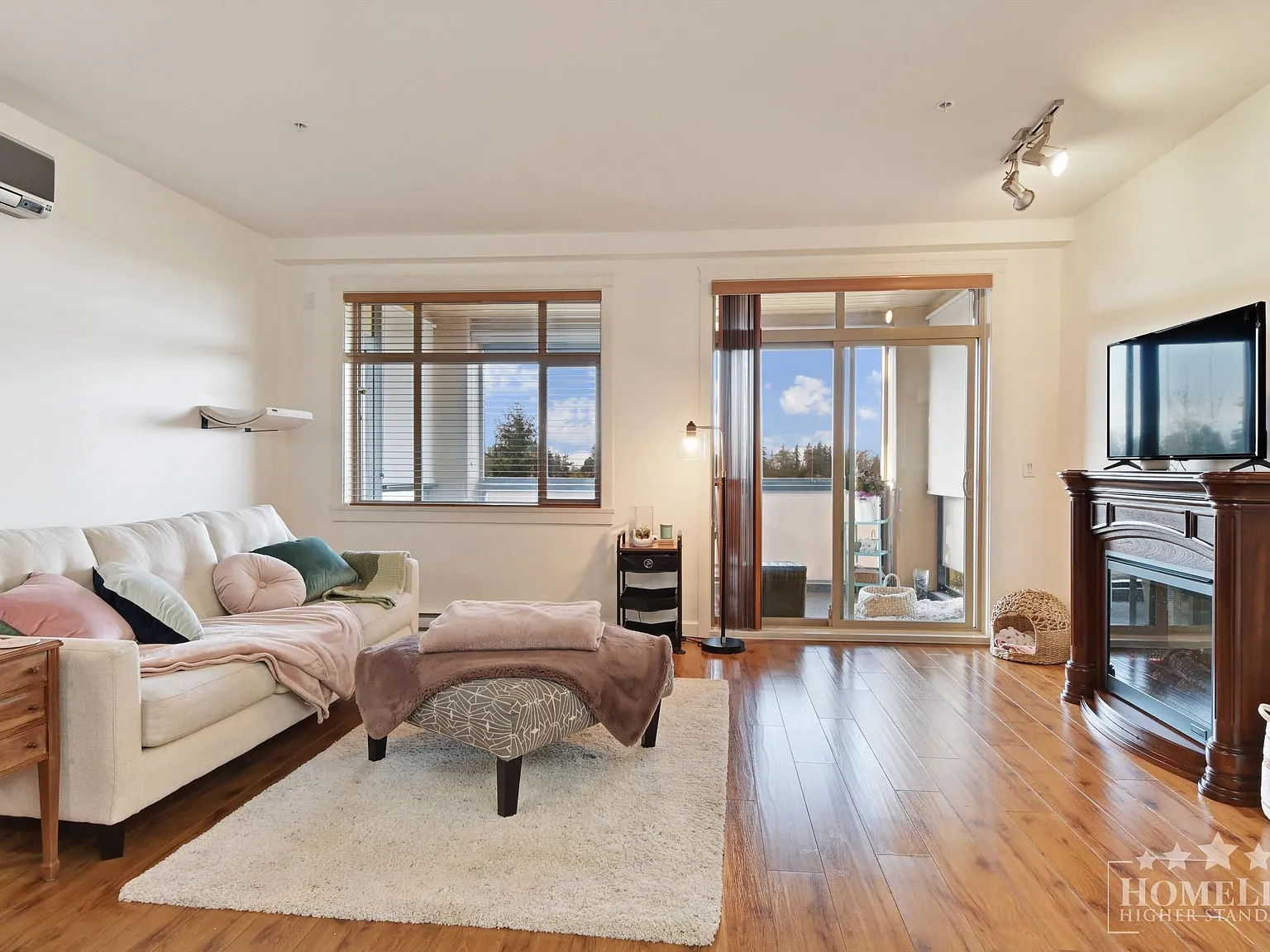 2 bed, 1307 sqft, $3,400 — Photo 3