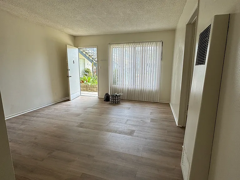 7701 Franklin St #6 — Photo 16