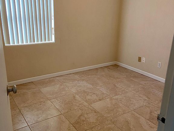 4th image of 124 Longwood Dr
