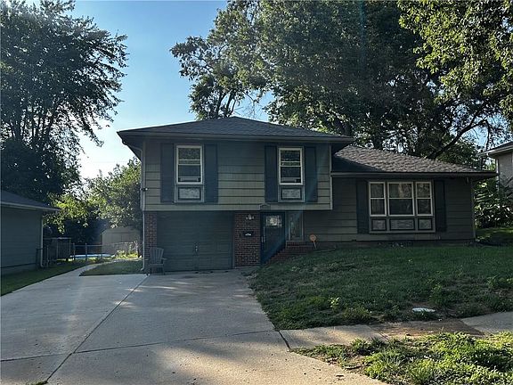3rd image of 11902 Fremont Ave