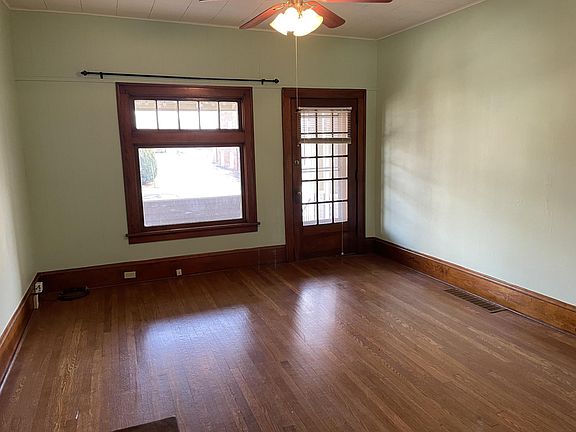 3rd image of 1382 Hall Ave