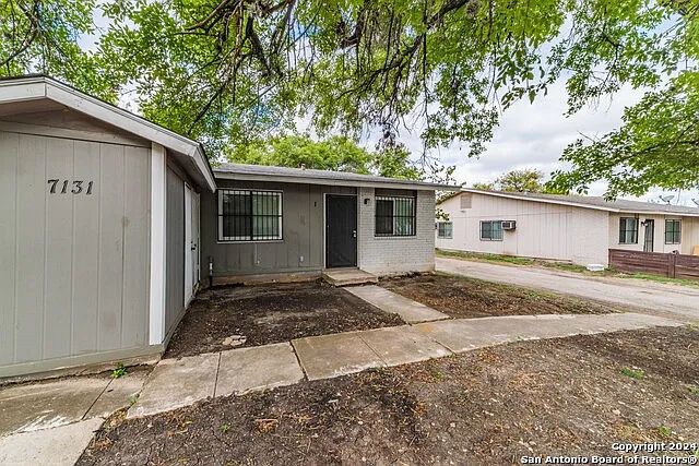 7131 Glen Ter — Photo 3