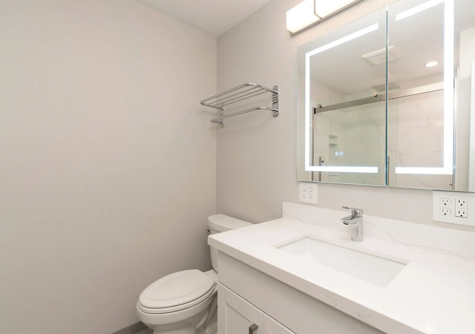 Florentia Court Apartments — Photo 1