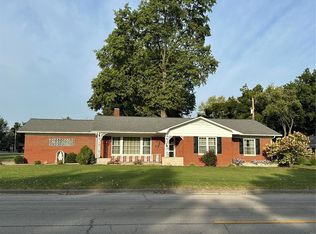 102 N Clinton St, Aviston, IL 62216