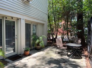 221 1/2 E 56th St, Savannah, GA 31405