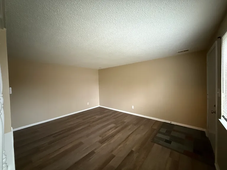 7276 Broadwyn Dr — Photo 5