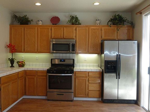 2nd image of 2574 Las Palmas Way