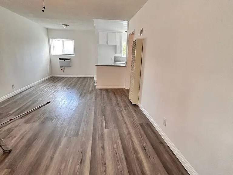 320 Western Ave — Photo 2