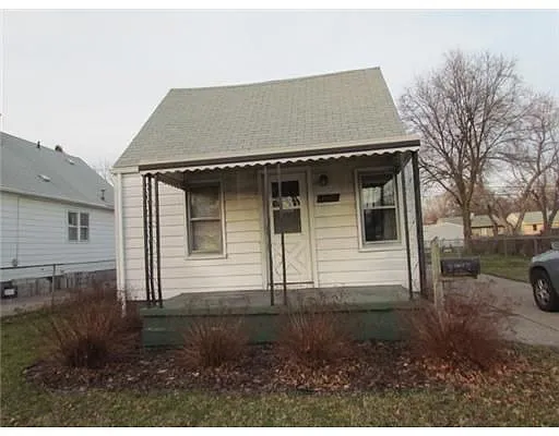 1607 E Madge Ave photo 1