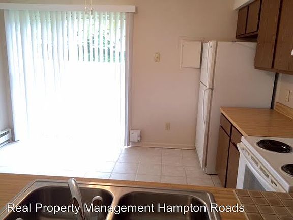 3rd image of 5506 Thompkins Ct