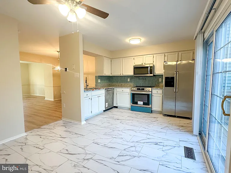 3451 Caledonia Cir — Photo 5