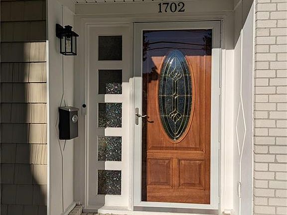 4th image of 1702 Dunbar St